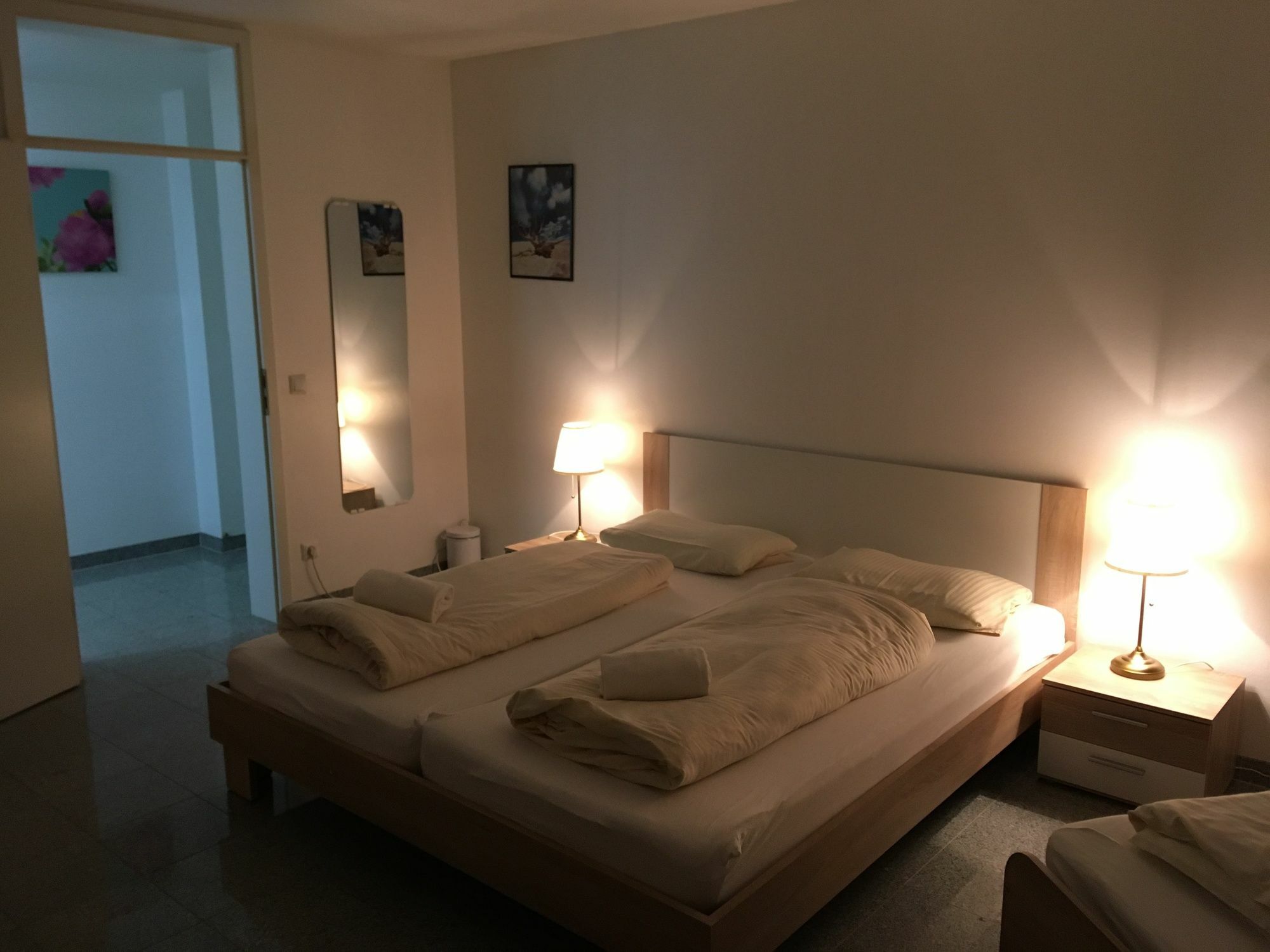 Kn Kahtan Boarding House Apartment มิวนิก ภายนอก รูปภาพ