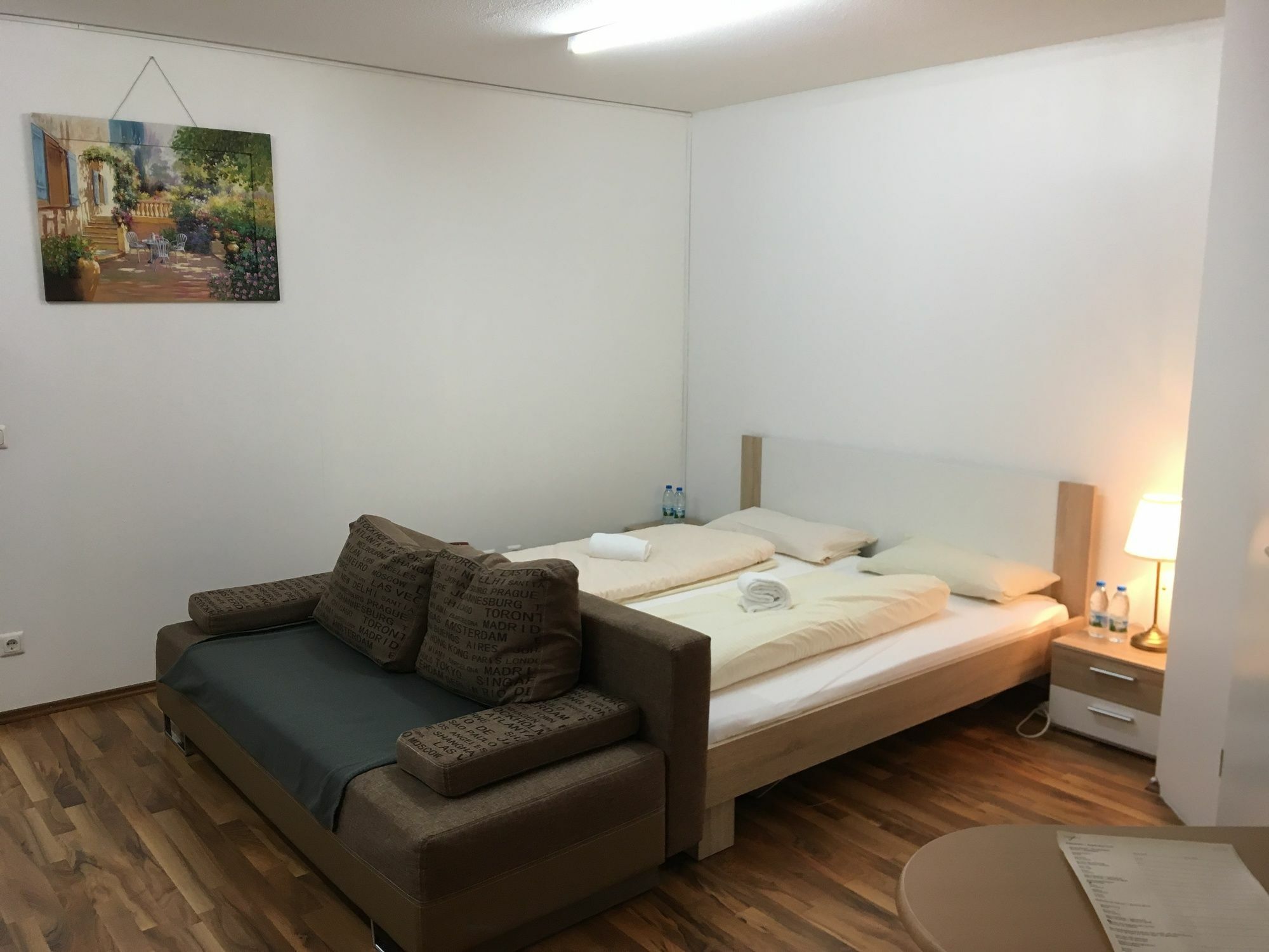 Kn Kahtan Boarding House Apartment มิวนิก ภายนอก รูปภาพ