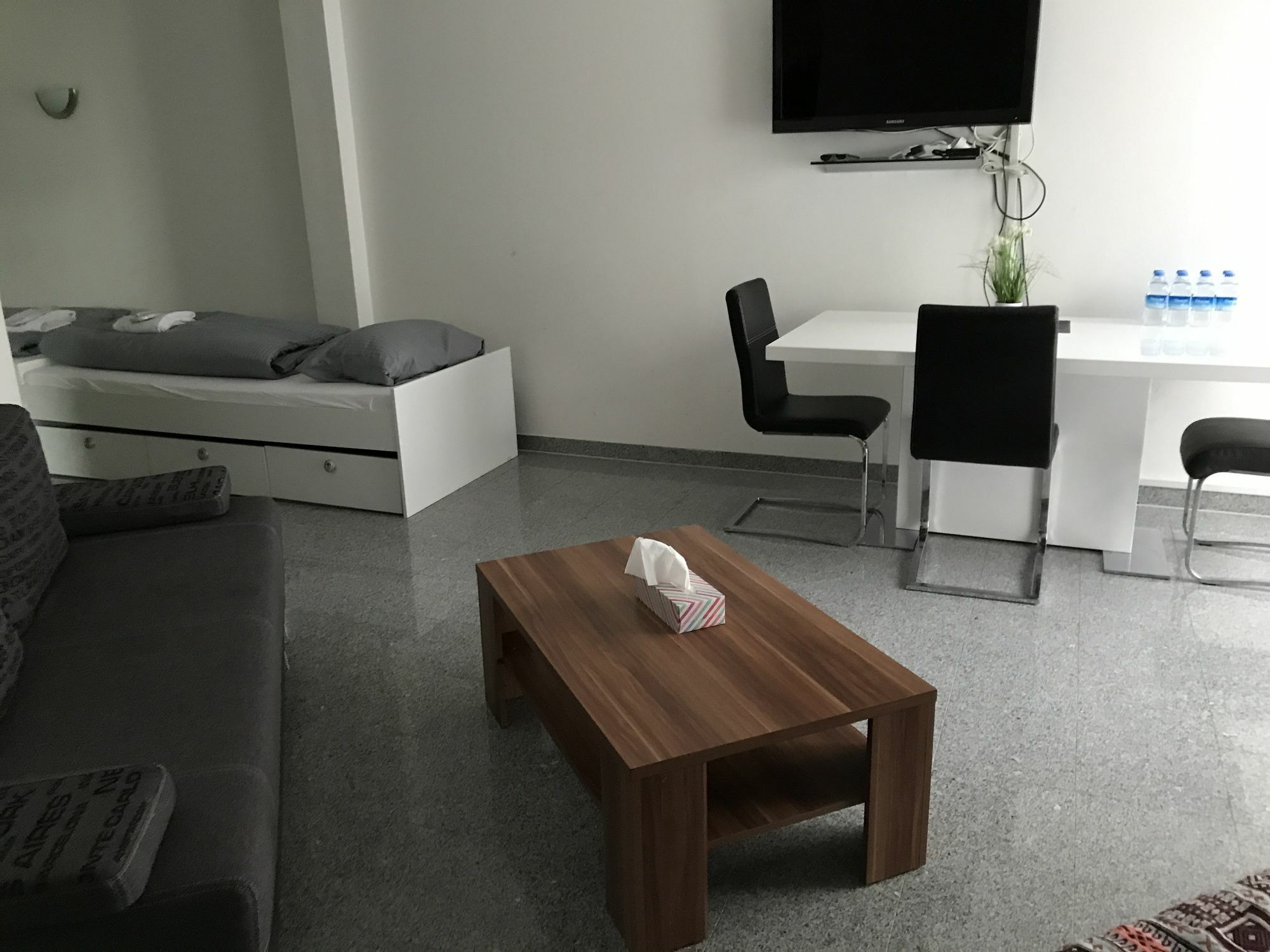 Kn Kahtan Boarding House Apartment มิวนิก ภายนอก รูปภาพ
